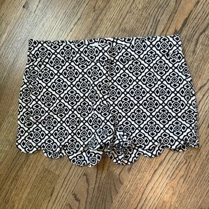 Crown & Ivy Black and White Scalloped Shorts